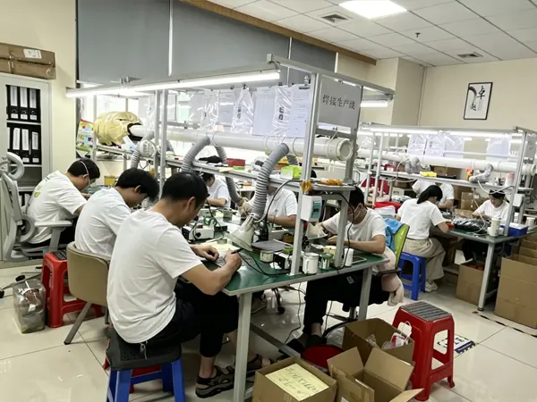 Tukuyin ang bagong pamantayan ng kalidad ng antenna sa pamamagitan ng mga modernong linya ng produksyon
